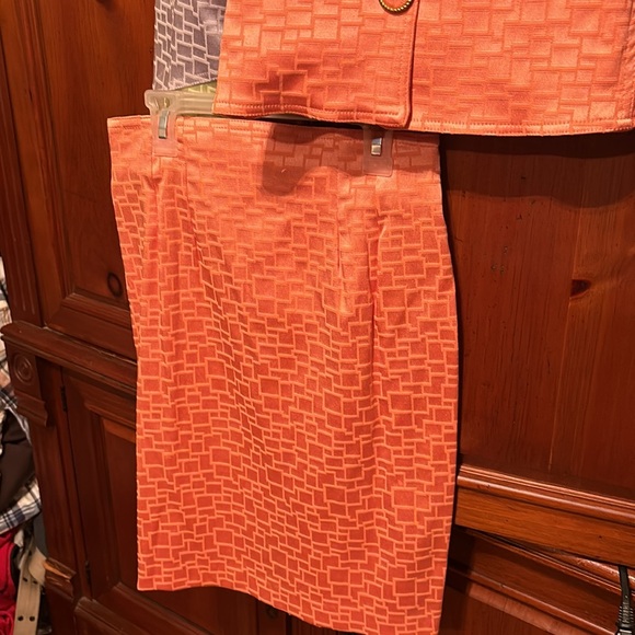Beautiful ladies skirt and jacket size Medium in salmon, light blue and green - Picture 3 of 6